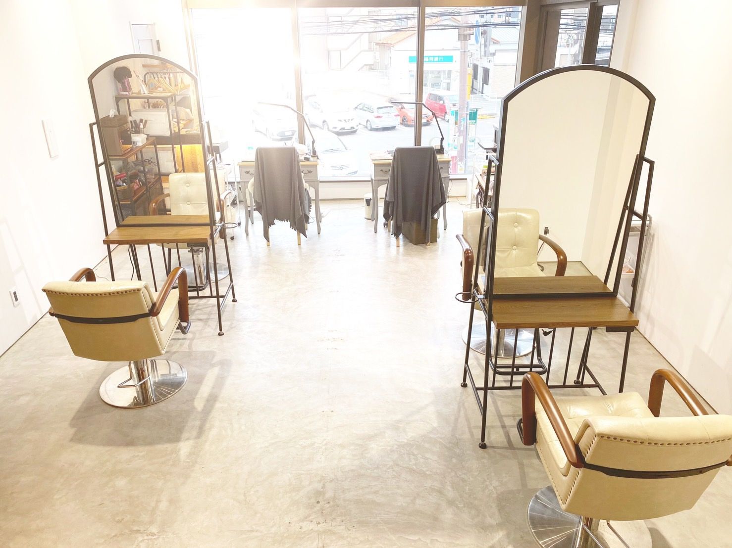 【西鉄香椎】≪社会保険完備≫≪完全週休2日制≫≪実働8時間≫美容室とは思えない好条件!女性スタッフが長く働ける環境を目指します!女性のためのトータルビューティーサロン「ACRO HAIR&NAIL(アクロヘアーアンドネイル)」からアシスタント(美容師)の求人☆☆