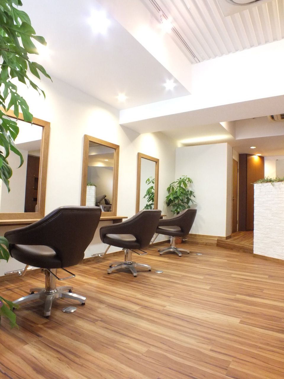 【阪急高槻市駅】■社会保険完備■スタッフ全員で1人のお客様をおもてなし！近い距離でお客様と関われます！小規模ならではの良さがたっぷり詰まったサロン「cocoretto（ココレット）」からスタイリスト（美容師）の求人☆☆