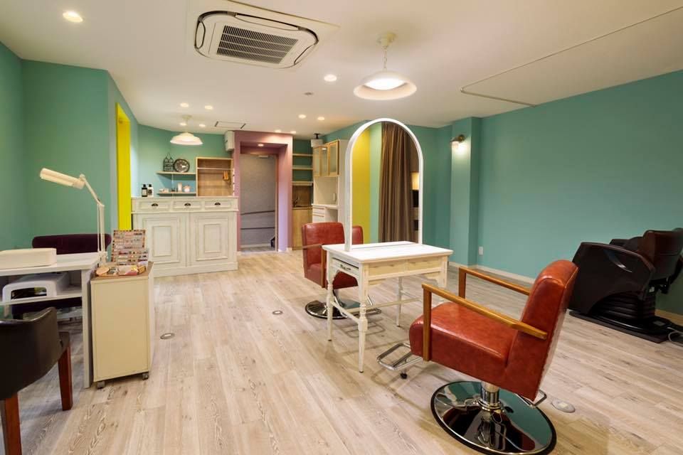 【城野】◆社会保険完備◆毎月有給を使えるのでプライベートも充実できます♪お客様はもちろん働くスタッフさんの満足度を大切にしている人気のヘアサロン「女性専用サロン ココロニコル(ジョセイセンヨウサロンココロニコル)」からアシスタント(美容師)の求人☆★☆