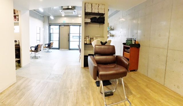 【JR高槻駅】≪月8日休み!月給20万円スタート≫今後の出店を考えての求人です!今までにないサロンを作っていきたい!そんな想いを持ったオーナーさんの下で一緒に頑張りませんか BLUE(ブルー)からアシスタント(美容師)の求人☆☆