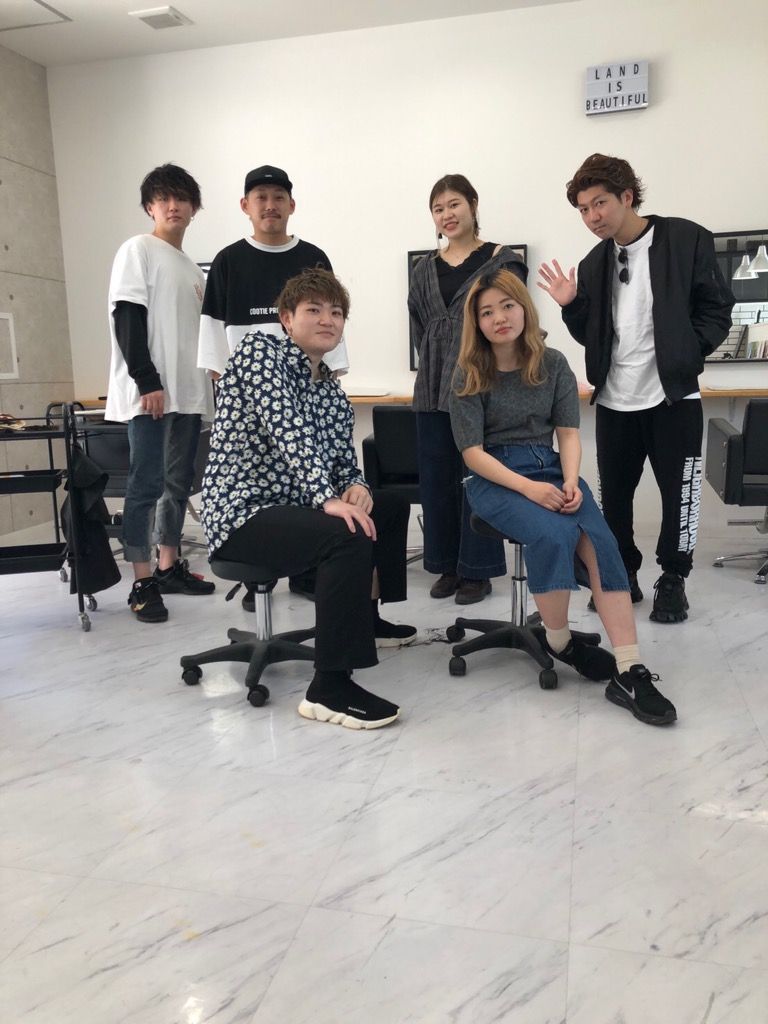 【赤間】≪月給18万円≫≪完全週休2日制≫≪社会保険完備≫やる気に満ち溢れた方大歓迎!外国人風カラーなど高い技術を学べるヘアサロン「LAND(ランド)」からアシスタント(美容師)の求人☆★☆