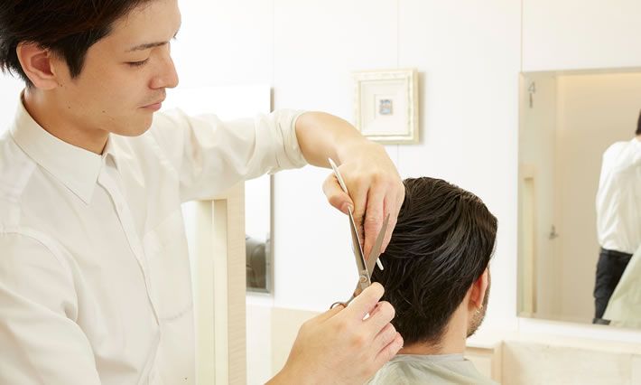 【西宮北口】≪正社員・業務委託選択制≫≪月給30万円以上可能≫≪実働8時間の変形労働制≫≪社会保険完備≫しっかりお客様に向き合える！「おもてなし」の精神でお客様を感動させる。ビジネス世代に愛される「ネクサス 西宮北口店（ネクサスニシノミヤキタグチテン）」から理容師（理容室）の求人☆★