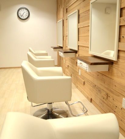 【津福】≪月23万円スタート・営業時間18時まで・月8日休み・有給消化率100%・時短勤務OK・社会保険完備≫丁寧にカウンセリングを行うのでお客様から大好評!今後新規出店の予定あり!働くママさん美容師も全力応援します!髪質改善で人気を誇る「arch(アーチ)」からスタイリスト(美容師)の求人☆★