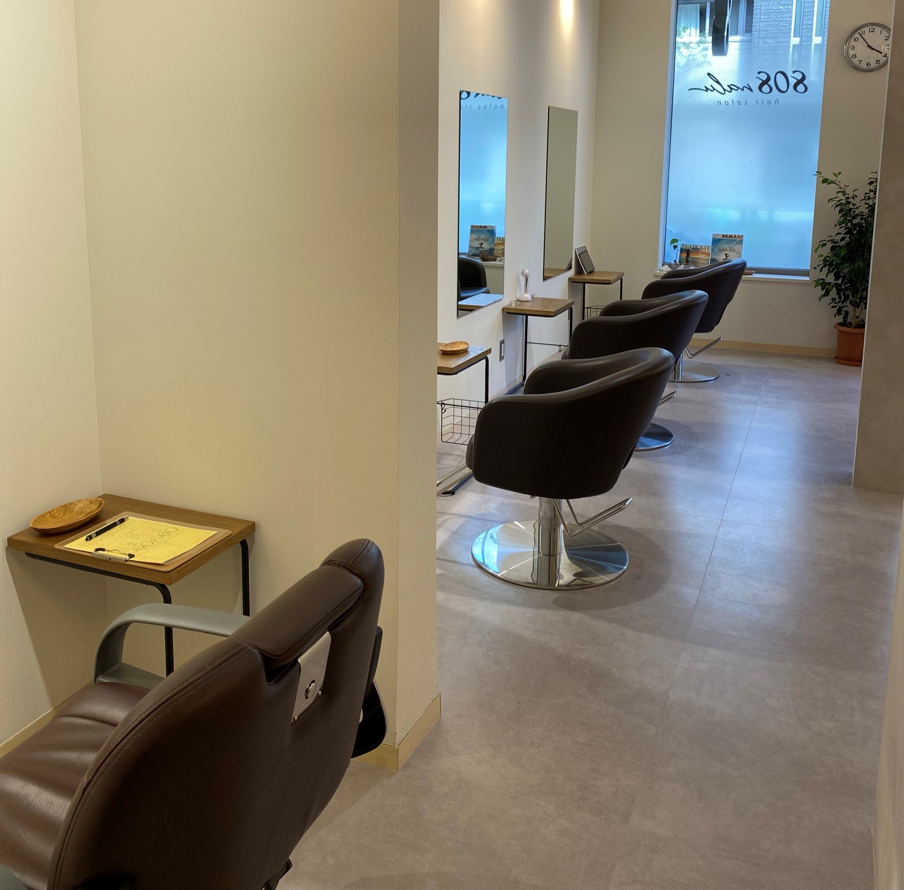 【登戸】≪社会保険完備≫≪月給18万円スタート◎≫一人一人のペースに合わせてレッスン可能★しっかり技術を教えてもらえますよ♪地域密着型のアットホームサロン“808 nalu（ハチマルハチ ナル）”からアシスタント（美容師）の求人☆★