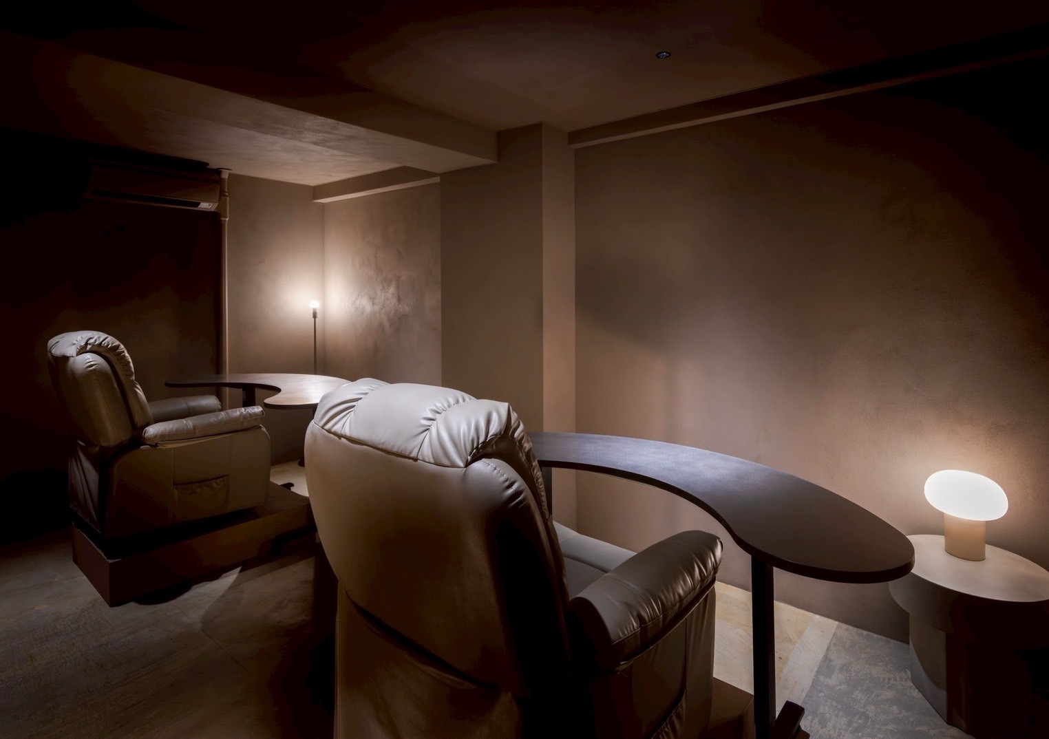 【門戸厄神】≪アイラッシュ部門立ち上げスタッフの募集！≫土日休みOK・月給23万円～・予約がなければ17:30就業・私服勤務OK・おしゃれをして個性を生かして働ける環境！アットホームなプライベートサロン！サロンをこれから一緒に盛り上げていきましょう！「YoHen（ヨヘン）」からアイリスト（まつげエクステ・まつげパーマ・アイブロウ）の求人★☆★