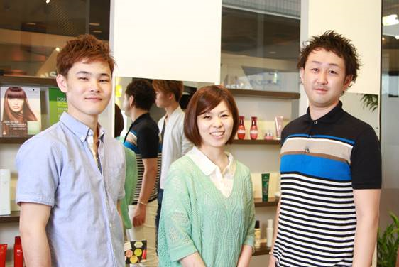 【阪急茨木市駅】≪社会保険完備≫≪最短1年半でデビュー可能≫確かな技術と接客を習得可能！長く働いていただける環境があります！1人1人に合わせたレッスンができますよ♪Luxia Lala gratia（ラクシアララグラティア）からアシスタント（美容師）の求人☆★