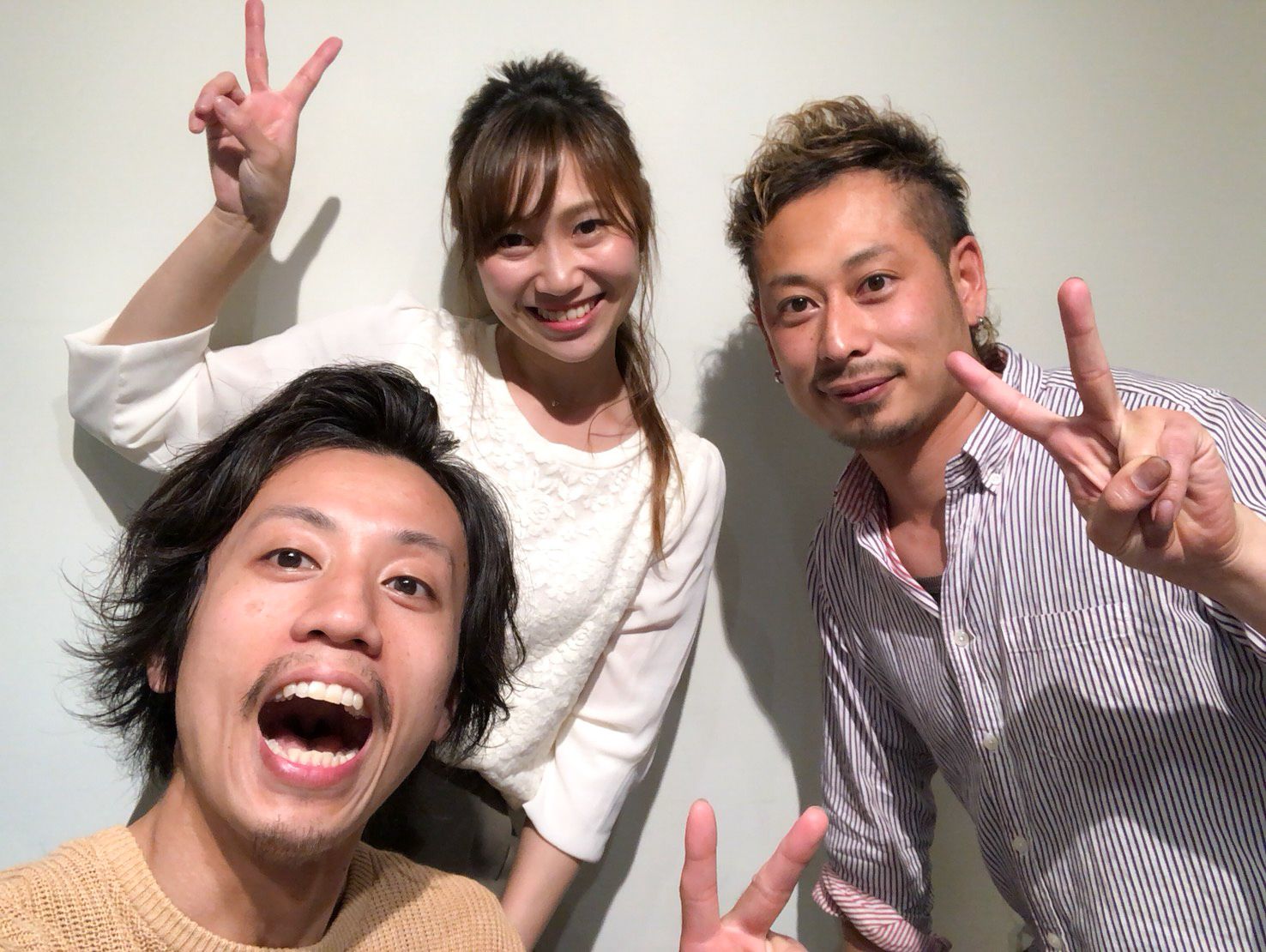 【千里丘】≪月給30万円～≫≪時給1200円～≫≪ママさん美容師も必見≫≪自転車支給あり※駐輪場の負担もありません≫≪入客チャンス多数あり≫≪朝礼や終礼なし≫予約の都合次第で17時や18時に退勤も可能！興味があればまつエクも学べる！キッズルーム完備なので、お子さん持ちの女性の方にオススメ！美容師を長く続けていける環境があります！「ALPHA（アルファ）」からスタイリスト（美容師）の求人☆★☆