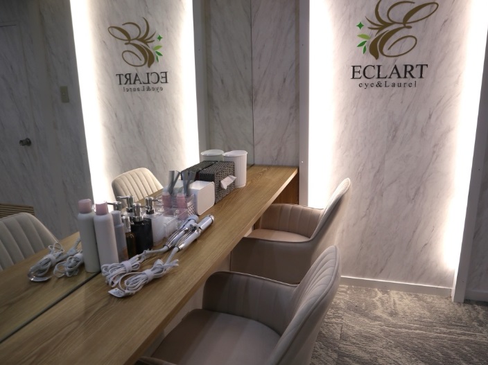 【小倉】◆社会保険完備・完全週休2日制・土日休みあり・実働8時間、休憩は必ず1時間・ネイル髪色自由◆未経験OK！出来るようになった技術から無理なく入客可能！高い歩合率で頑張りが給与に直結する好待遇サロンです！「LAUREL EYE 小倉店（ローレルアイコクラテン）」からアイリスト（まつげエクステ・まつげパーマ・アイブロウ）の求人☆☆