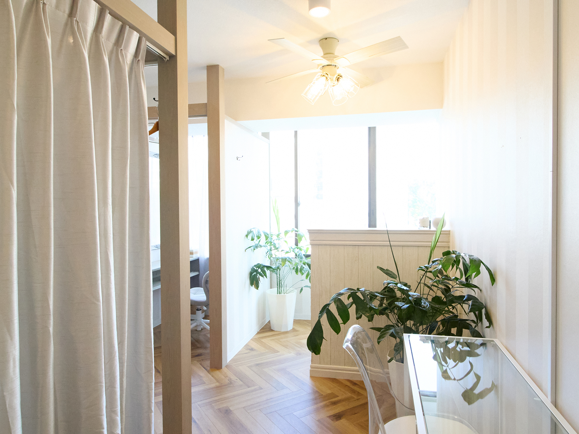 【南森町】≪社会保険完備・完全週休2日制・土日祝月1回休みOK・実働7～9時間選択可能・休憩1時間保障・毎日のミーティングや残業ナシ・完全個室or半個室≫やりがいを感じながら、安心して働ける環境です！「from-E 南森町店（フロムイーミナミモリマチテン）」からアイリスト（まつげエクステ・まつげパーマ・アイブロウ）の求人☆☆