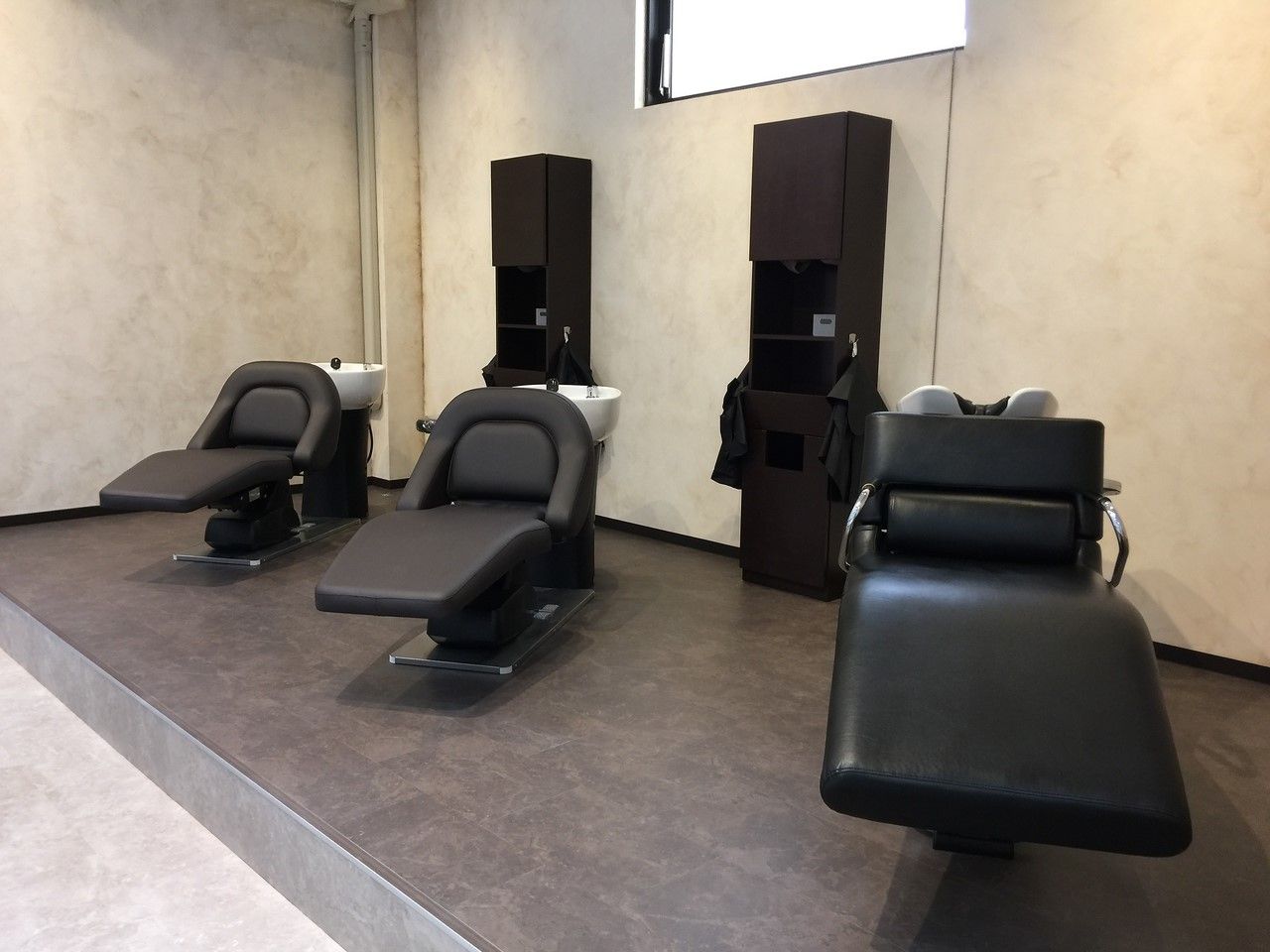 【大和八木】完全マンツーマンサロン★月30万以上も目指せます！指名売上が上がれば上がる程、還元率もUP！！しっかり休んで、しっかり稼げるCREAR（クレアール）からスタイリスト（美容師）の求人☆★