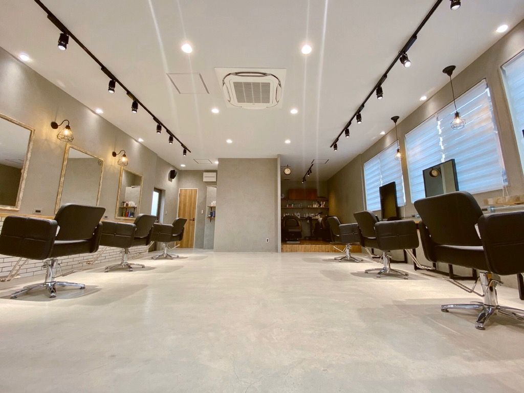 【東武和泉】月30万以上も目指せます！指名売上が上がれば上がる程、還元率もUP！！しっかり休んで、しっかり稼げる委託サロンCREAR 足利店（クレアール アシカガテン）からスタイリスト（美容師）の求人☆★