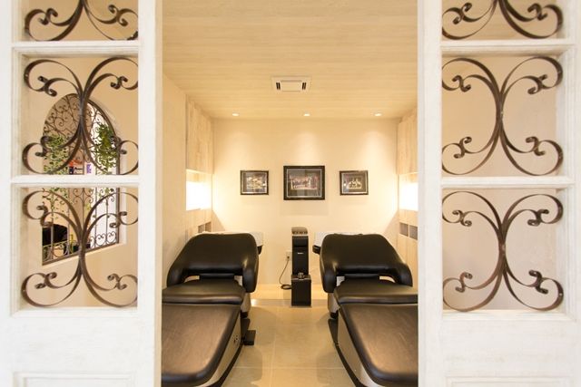 【自由が丘】≪社会保険完備≫≪未経験・新卒生も歓迎≫≪◆有給休暇あり≫≪会社負担で社員旅行あり≫福利厚生充実ばっちり!!スタッフもみんな仲良し！！自由が丘にあるオシャレな高単価サロンであなたも毎日楽しく働いてみませんか  「VIALA（ヴィアラ）」からアシスタント（美容師）の求人★☆