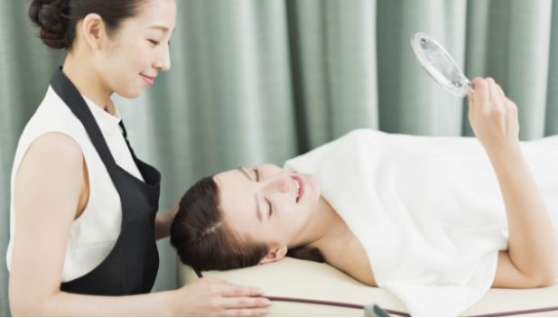 【大和八木】≪社会保険あり≫≪産休・育休実績あり≫≪正社員・準社員制度あり≫コンテスト優勝者、認定インストラクターなど安全で質の高い技術が自慢!しっかりしたアイリストを目指すなら「WEED by Salon de Olive 橿原店(ウィードバイサロンドオリーブカシハラテン)」からアイリスト(まつげエクステ・まつげパーマ・アイブロウ)の求人☆☆