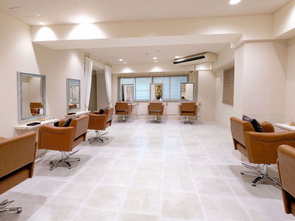 【天王寺】≪完全マンツーマン≫≪完全自由シフト≫≪平均単価1万円以上≫≪永久保障給あり≫ヘアケア・トリートメントに特化したヘアサロン！可愛さの中にも高級感のある店内！！勤務時間や休みなどご希望に合わせた働き方が可能です！「FRAME 天王寺北口店（フレームテンノウジキタグチテン）」からスタイリスト（美容師）の求人☆★