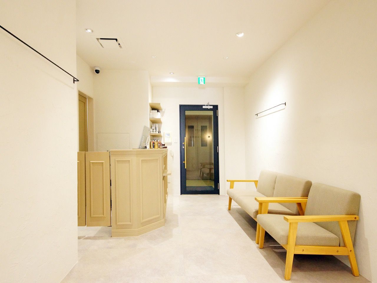 【天王寺】≪SILVER Prize受賞サロン≫≪完全マンツーマン≫≪完全自由シフト≫≪平均単価1万円以上≫≪永久保障給あり≫≪全席個室≫ヘアケア・髪質改善に特化した人気ヘアサロン！勤務時間や休みなどご希望に合わせた働き方が可能です！「FRAME hair room 天王寺駅前店（フレームヘアールームテンノウジエキマエテン）」からスタイリスト（美容師）の求人☆★