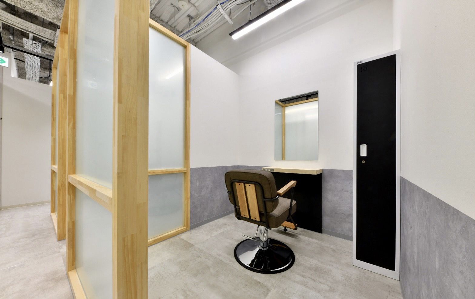 【なんば】≪完全マンツーマン≫≪自由出勤制≫≪永久保障給あり≫髪質改善に特化したヘアエステサロン！≪フリー40％／指名50％還元≫全席個室＆フラットシャンプー&平均単価1万円以上の人気サロン！「FRAME+HairEsthe 御堂筋難波（フレームプラスヘアエステミドウスジナンバ）」からスタイリスト（美容師）の求人☆★