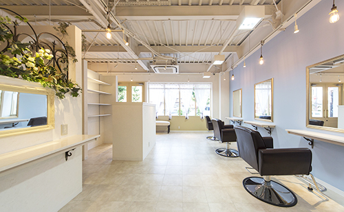 【泉佐野駅】≪パートアシスタント募集中≫オシャレでかわいい店内！幅広い客層の地域密着型ヘアサロンサロン「hair design&care DRESS（ヘアーデザインアンドケアドレス）」からアシスタント（美容師）の求人☆★☆