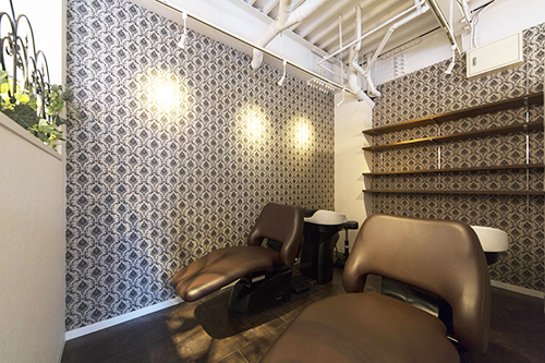 【泉佐野駅】≪パートアシスタント募集中≫オシャレでかわいい店内！幅広い客層の地域密着型ヘアサロンサロン「hair design&care DRESS（ヘアーデザインアンドケアドレス）」からアシスタント（美容師）の求人☆★☆