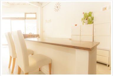 【鳴尾】≪国民健康保険2万円迄負担あり♪≫≪月に1度17時上がりあり≫入客チャンスあり！まるでカフェのようなアットホームなお店ですよ！“FRAIS HAIR（フレイスヘアー）”からスタイリスト（美容師）の求人☆★