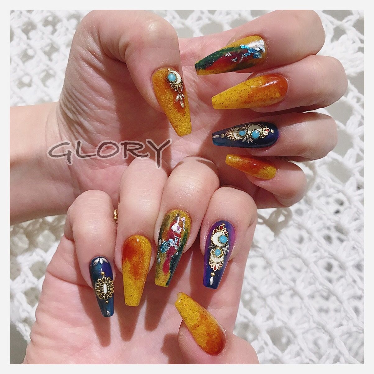 【渋谷】≪社会保険完備≫≪月8日休み≫≪土日のお休みOK≫≪スカルプを学びたい方にオススメ≫技術力が高く、女性が働きやすい環境です！ベテランのスタッフが多く仲もいいので、安心して働くことができますよ！NailSalon GLORY（ネイルサロングローリー）からネイリスト（ネイル）の求人☆☆