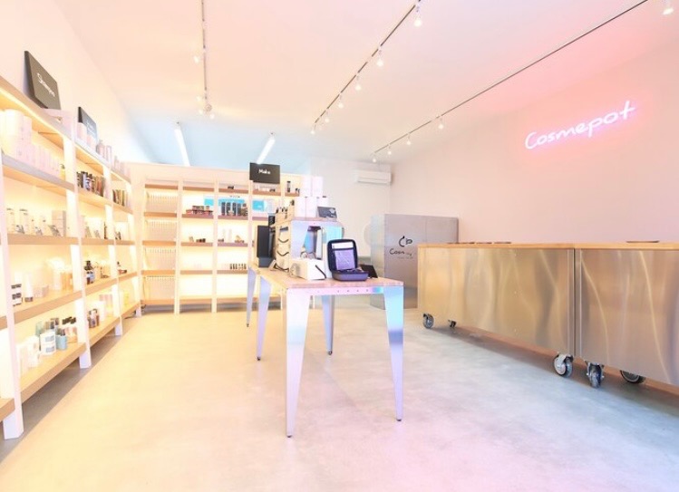 【深谷】≪社会保険完備≫≪完全週休2日制≫≪土日休みOK≫実力派スタイリストが揃う、カフェのようなオシャレなサロン!お休みが多いので、仕事とプライベートにメリハリがつきますよ♪Cosmepot(コスメポット)からスタイリスト(美容師)の求人☆★