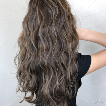 【調布駅】≪経験者募集≫≪営業内レッスン≫≪早期デビュー！≫スタイリストになりたい！早くお客様に関わりたい！そんな方必見の求人です♪営業内レッスンと売れっ子スタイリストさんたちがあなたの成長をサポート！！「to you（トゥーユー）」からアシスタント（美容師）の求人★☆