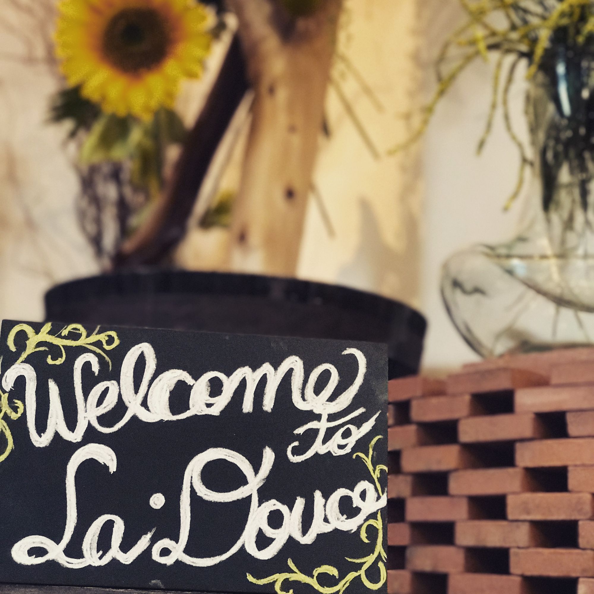 【真管】≪社会保険完備&月8日休み≫お客様1人1人がリラックスできる暖かい接客が魅力です。幅広い年代の方に愛されているトータルビューティーサロン!「La Douce(ラデュース)」からアシスタント(美容師)の求人☆★☆