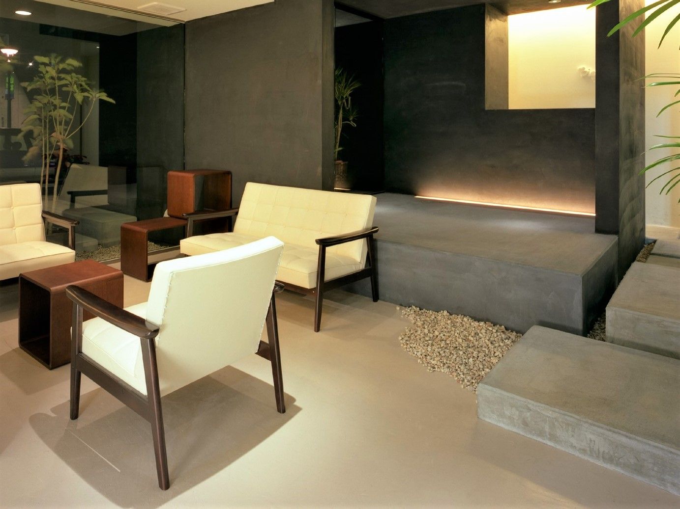 【赤間】≪毎週日曜が定休・営業時間は18:00～18:30まで・休日数の選択OK・社会保険完備・交通費orガソリン代は全額支給≫毎日の仕事を楽しんでもらいたい！そのために充実した福利厚生を整えています！地域のお客様に長く愛されるトータルビューティーサロン「hair&make Bis! くりえいと店（ヘアーアンドメイクビスクリエイトテン）」からスタイリスト（美容師）の求人★☆