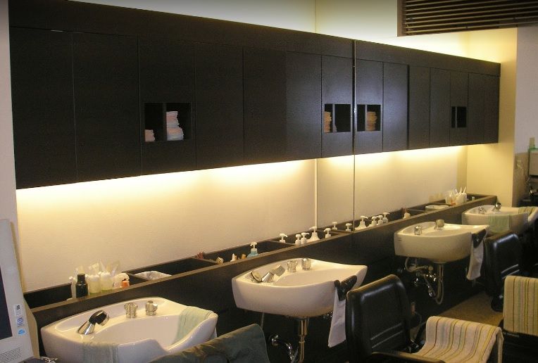 【箱崎宮前】≪平均退勤時間19:00〜19:30≫週に1度13時出勤があり、プライベートを大事にしながらお仕事OK♪アットホームでカットが自慢のヘアサロン「Floormama 箱崎店（フロアママハコザキテン）」からアシスタント（美容師）の求人★☆