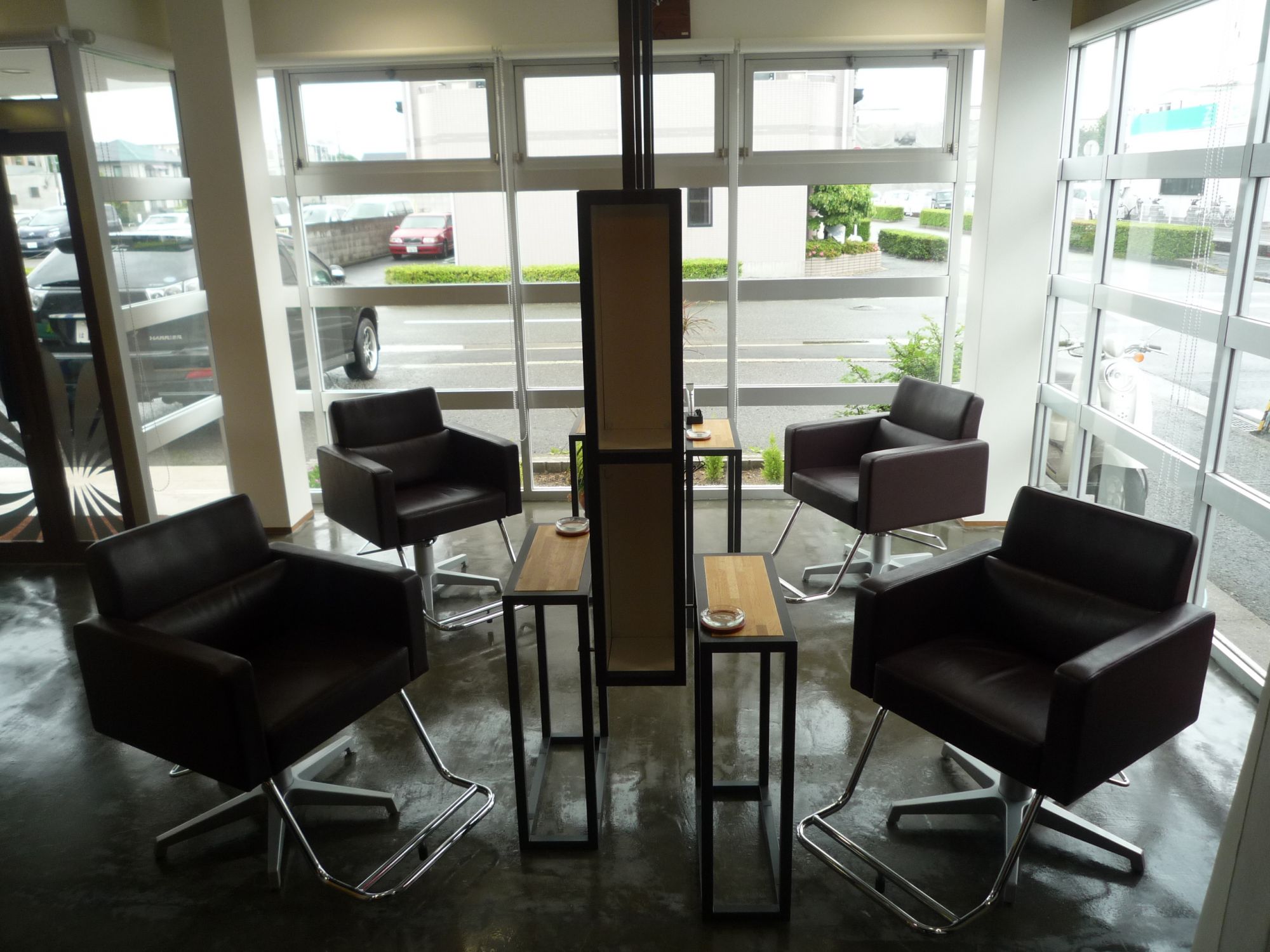 【和歌山駅】≪社会保険完備≫≪完全週休2日制≫≪地域密着型≫≪早期デビュー可能≫幅広い年代のの方々に人気のアットホームサロン！働きやすい環境も整っており、楽しく仕事ができます「LEFIUS（レフィアス）」からアシスタント（美容師）の求人☆★