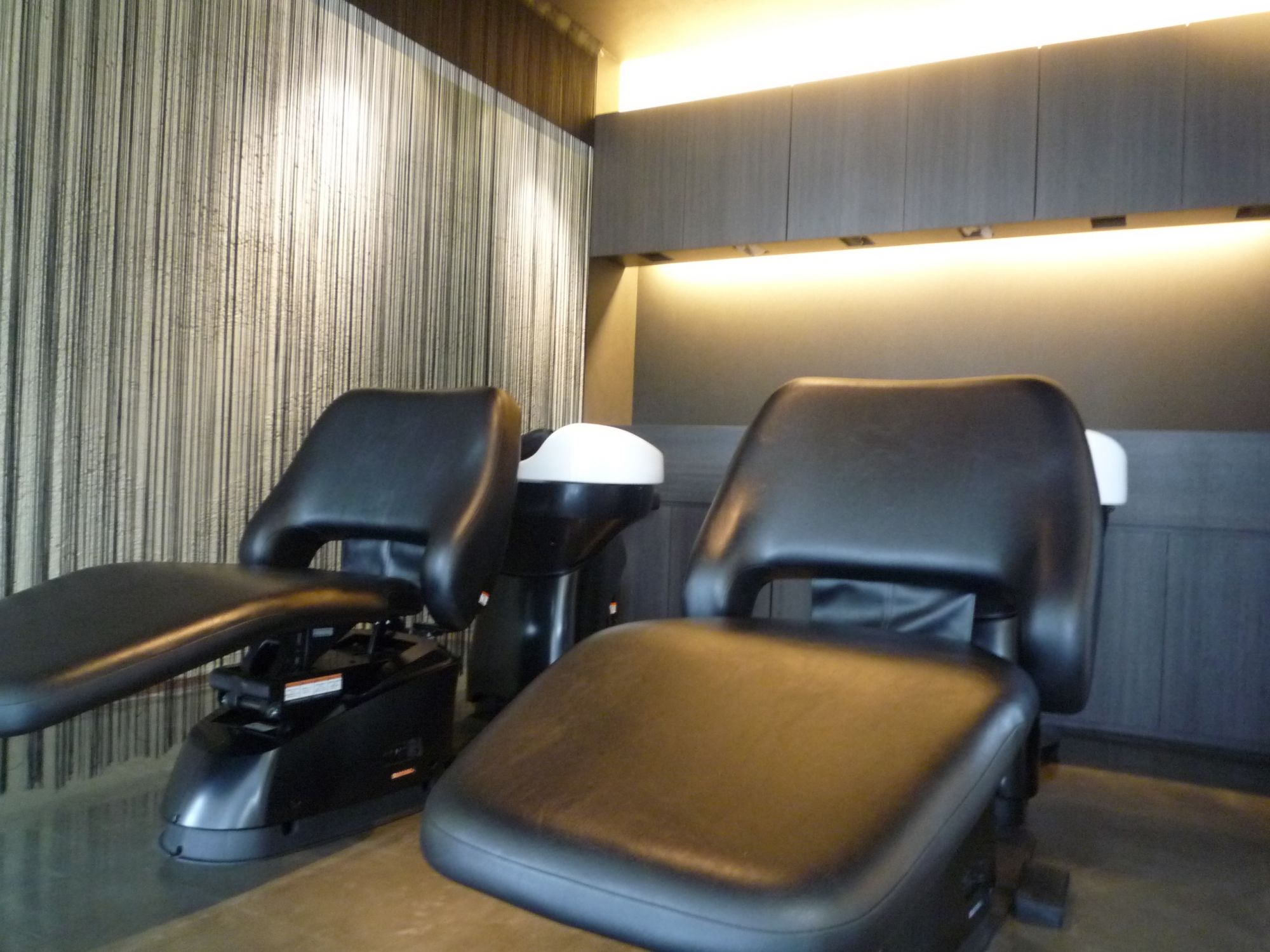 【和歌山駅】≪社会保険完備≫≪完全週休2日制≫≪地域密着型≫≪早期デビュー可能≫幅広い年代のの方々に人気のアットホームサロン！働きやすい環境も整っており、楽しく仕事ができます「LEFIUS（レフィアス）」からアシスタント（美容師）の求人☆★