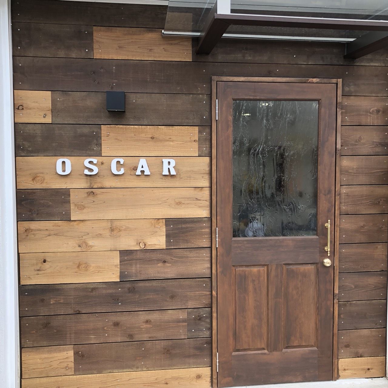 【蛸地蔵】≪月給21万円~≫≪最短1年半デビュー≫≪未経験・通信生・新卒生OK≫営業中レッスンOK!希望シフト制でライフスタイルに合わせた働き方が出来る!「hair salon Oscar(ヘアーサロンオスカー)」からアシスタント(美容師)の求人☆★☆