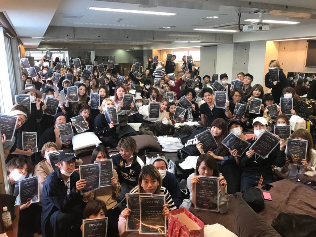 【烏丸】レア求人★完全週休2日・土日固定休み！月給22〜25万円★社保兼備★アイラッシュ講師補助のお仕事 講師としても活躍できるチャンス！全国各地のアイラッシュを学びたいと思っている方のお手伝いをしませんか ♪”EYE STUDIO（アイスタジオ）”アイリスト（アイデザイナー・まつ毛エクステ）の求人★★