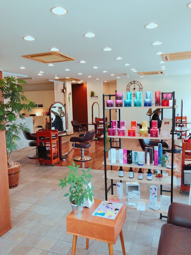 【徳重】《完全週休2日制》《年1回9連休取得可能》《社会保険完備》アイラッシュや着付け・メイクの施術も取得可能!人間力から学べるサロンです!「Rian Hair tokushige(リアンヘアートクシゲ)」からアシスタント(美容師)の求人☆★