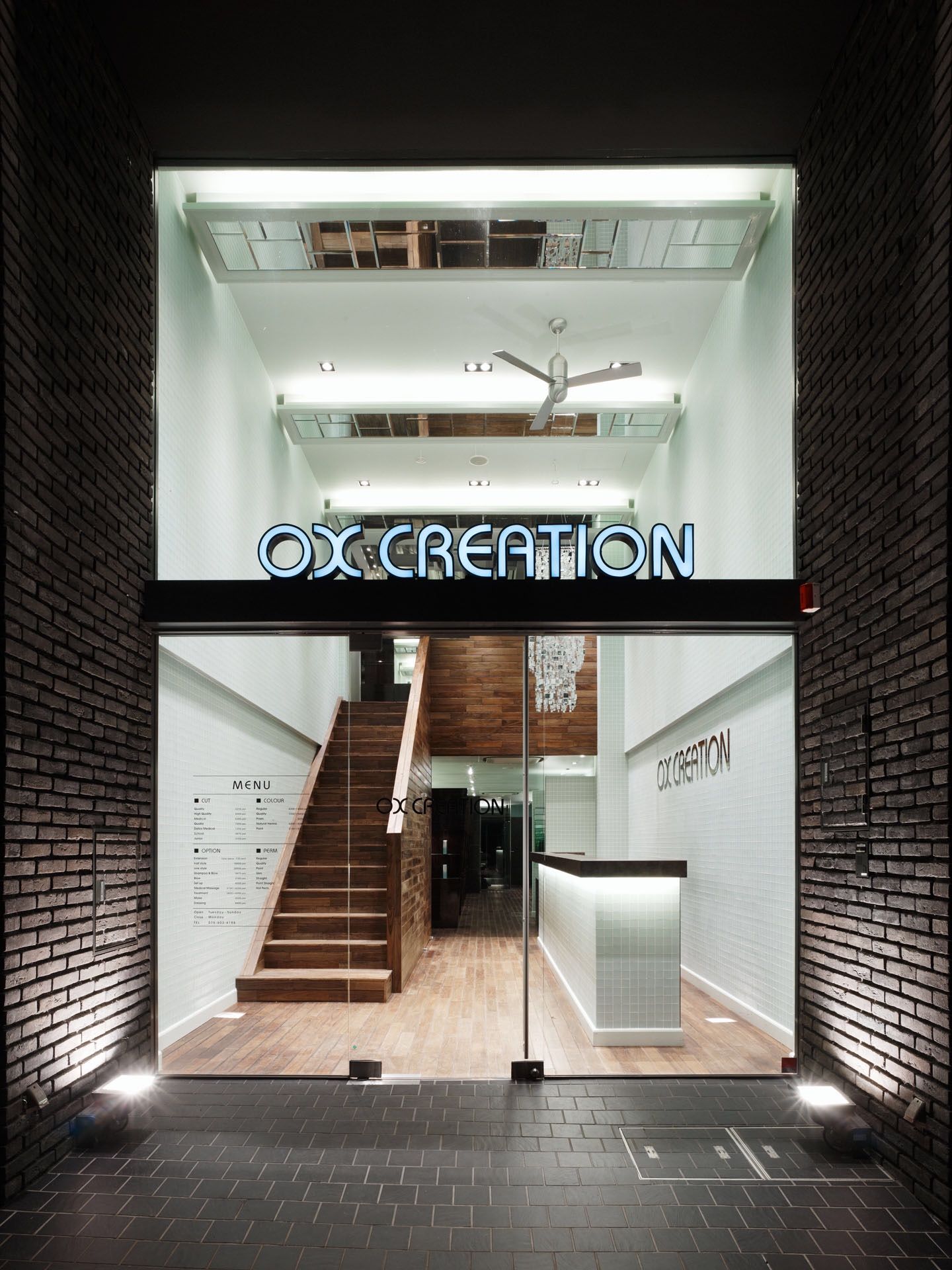 【伏見桃山】≪完全週休2日制≫≪社会保険完備≫≪誕生日休暇あり≫≪20時に退勤可能≫平均客単価12000円程の高単価髪質改善特化サロン！パートのママさん美容師も歓迎！長く働ける環境があり、楽しく仕事ができます！スタイリストでもスキルアップできる環境があるので、キャリアアップしたい方は必見で！「OX CREATION 桃山（オックスクリエーションモモヤマ）」からスタイリスト（美容師）の求人☆★☆