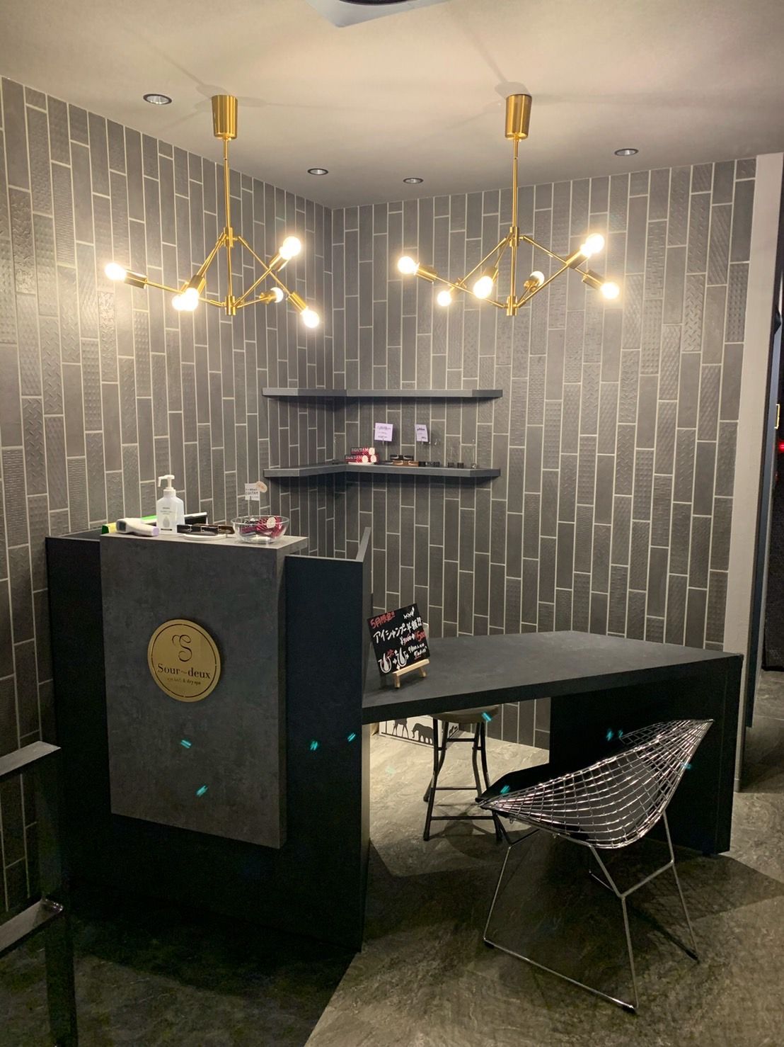 【京都市役所前】≪月8日休み≫≪月給20万円≫≪社会保険完備≫≪未経験OK≫研修中もしっかりお給料があるので安心して長く働いてもらえます!営業時間内レッスンも可能◎平均退社20時!「Sour deux(スールドゥ)」からアイリスト(まつげエクステ・アイデザイナー)の求人☆☆