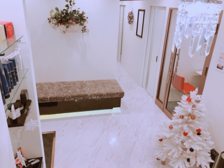 【大久保】≪社会保険完備≫自信を持ってデビューできるような教育システムあり!プライベートも充実させながら仕事が可能!「Miel(ミエル)」からエステティシャンの求人☆☆