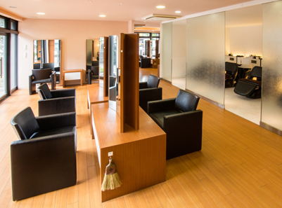 【柏駅】◆完全週休2日制・有給休暇あり・社会保険完備◆入客チャンスが多く、顧客様がいない方でも安心!安心の福利厚生面も魅力!ママさんスタイリストも歓迎です!「CUORE 柏店(クオーレカシワテン)」からスタイリスト(美容師)の求人★☆