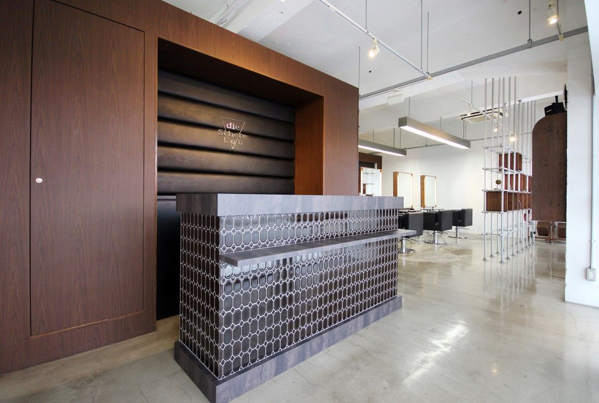 【根岸】≪有給休暇あり・住宅手当あり・社会保険完備≫自社研修センターで営業中にレッスン可能！トップダウンではない風潮なので、スタッフさんの意見も通りやすく働きやすいdie Schere Lob（ディシェーレローブ）からスタイリスト（美容師・理容師）の求人☆★☆