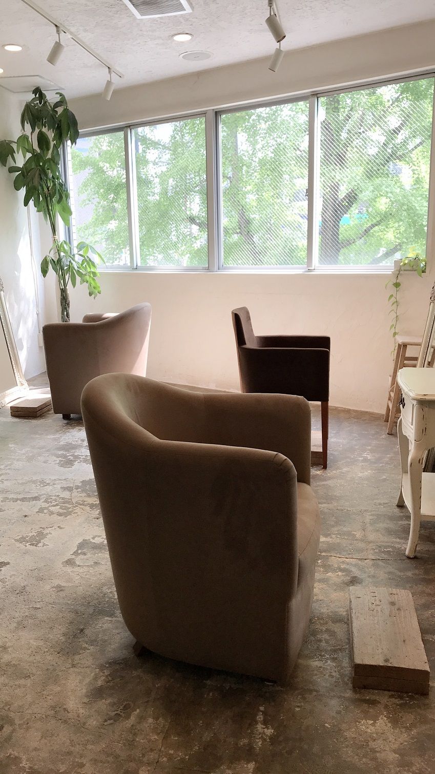 【本町】≪平均退社時間19時≫≪最大10連休あり≫お子さんがいる方でも働きやすいサロン！様々な技術をお持ちの方には手当あり！社員旅行で海外にも行けるので旅行好きの方にはオススメ♪Anne Salon de Coiffure（アンヌサロンドコアフール）からアシスタント（美容師）の求人☆☆