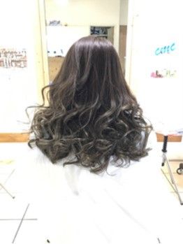 【長岡天神】月8日休み★努力次第で1年での早期デビューも可能!!実践的に入客していきたい方にオススメ♪affect 長岡天神(アフェクトナガオカテンジン)からアシスタント(美容師)の求人★☆