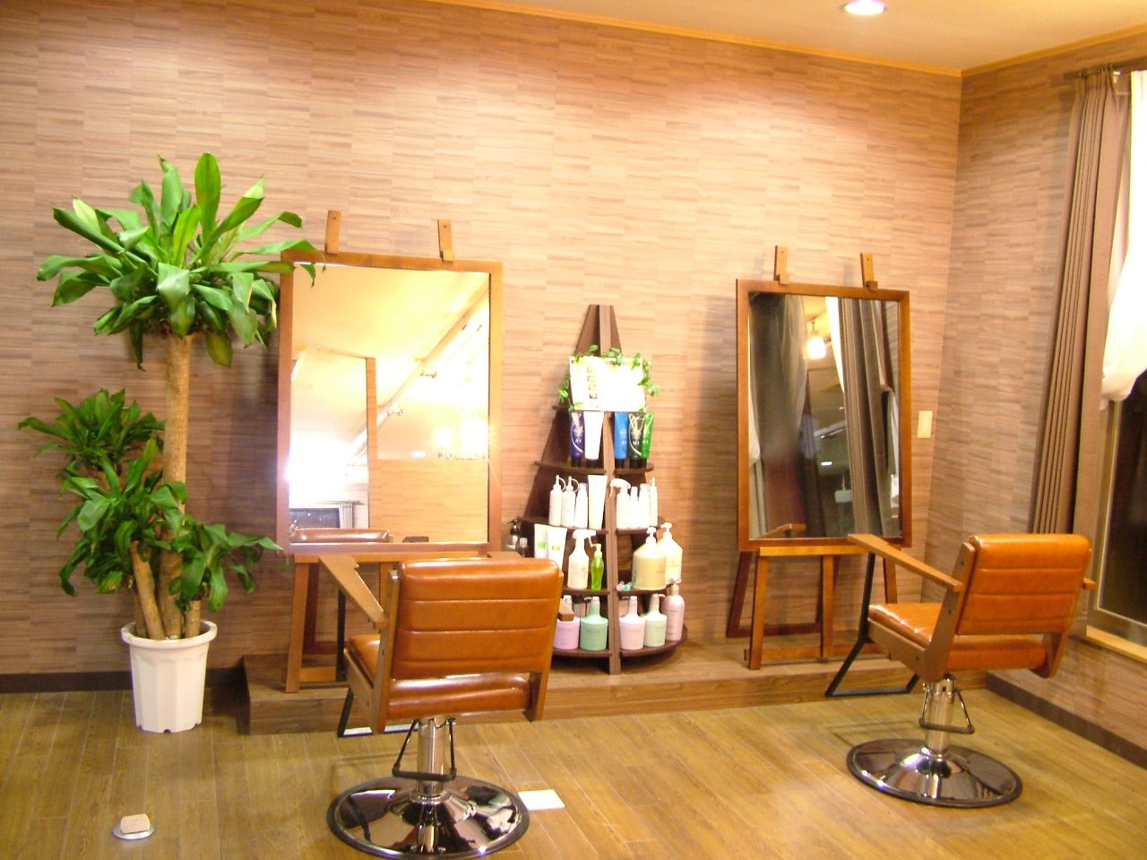 【別府】≪月2日の日曜定休あり≫≪休日数を選択可能≫≪正社員は19時半頃には退勤可能≫≪社会保険完備≫レッスン強制無しで自分のペースで学べます！のびのび働いてデビューをお目指せる「HAIR DESIGN ZERO（ヘアーデザインゼロ）」からアシスタント（美容師）の求人☆★