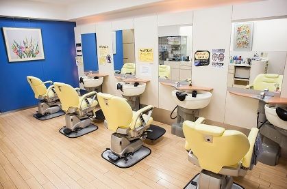 【三宮】≪日祝定休≫≪GW休み♪≫≪社会保険完備≫日祝定休という美容業界では珍しい休日体制がオススメ！子供からお年寄りまで幅広い層の方に愛されるお店です！“ヘアサロン ASO 三宮本店（ヘアサロンアソサンノミヤホンテン）”からスタイリスト（理容師）の求人☆★