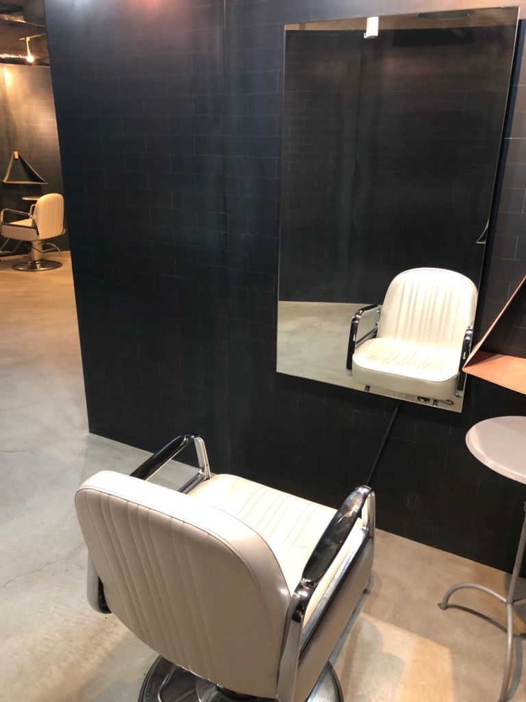 【甲東園】≪20時には退勤可能♪≫≪フルタイム勤務でフリー/指名共に50%還元≫≪指名料全額バック≫≪30万円以上の高収入も可能≫正社員と業務委託を選択できるお店です“LELiBE(レリビー)”からスタイリスト(美容師)の求人☆★