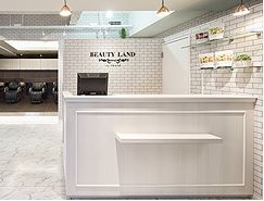 【西船橋】◇◆日曜休みあり・月8日休み・寮あり・引っ越し支援金・産休育休制度あり・社会保険完備など抜群の待遇があり、安心してスタイリストを目指してもらえます！サロンワーク以外にも色々な経験ができるサロンですよ♪“BEAUTY LAND 西船橋店（ビューティーランドニシフナバシテン）からアシスタント（美容師）の求人★☆