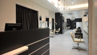 【柏駅】◇◆日曜休みあり・月8日休み・寮あり・引っ越し支援金・産休育休制度あり・社会保険完備など抜群の待遇があり、安心してスタイリストを目指してもらえます！日常のサロンワーク以外にも色々な事にチャレンジしていける環境です♪“TRUTH 柏店（トゥルースカシワテン）からアシスタント（美容師）の求人★☆