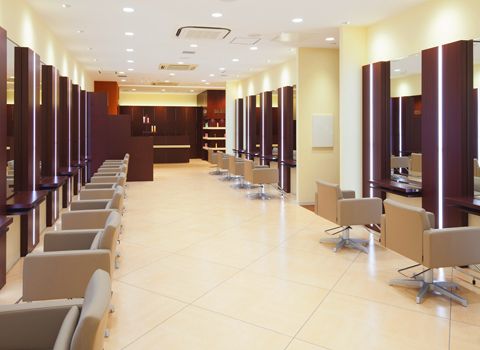 【四谷】＜完全週休2日制＞＜社会保険完備＞全国に展開するヘアサロン☆高待遇&充実の教育体制が魅力◎歴史と実績のある会社なので安心して美容師を続けて行けます！「TAYA アトレ四谷店（タヤアトレヨツヤテン）」からアシスタント（美容師）の求人☆★