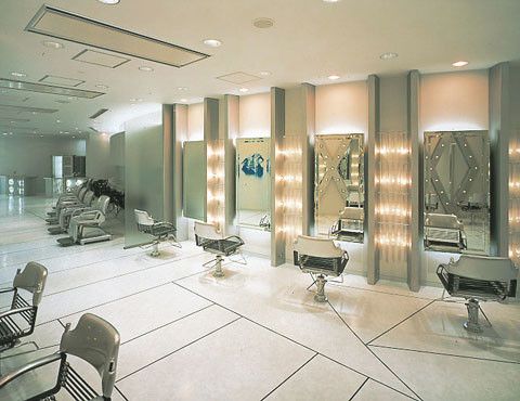 【舞浜】<完全週休2日制><社会保険完備>抜群の待遇を擁する全国に展開するTAYAグループ☆充実の教育体制があり安心して美容師を続けられる環境が人気♪TAYA CRYSTAL WORLD イクスピアリ店(タヤクリスタルワールドイクスピアリテン)からアシスタント(美容師)の求人☆★