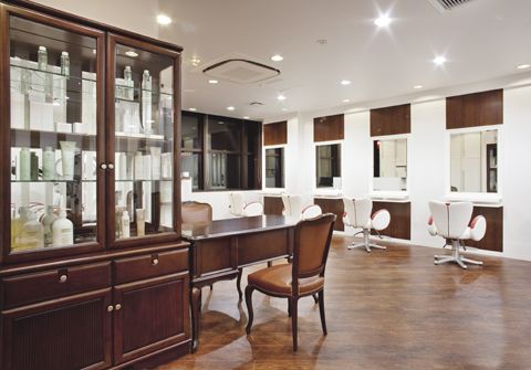 【つくし野】＜完全週休2日制＞＜社会保険完備＞などの抜群の待遇を整え、全国に展開するTAYAグループ☆入客チャンス〇月給30万円以上の高収入も狙えます！TAYA つくし野店（タヤツクシノテン）からスタイリスト（美容師）の求人☆★