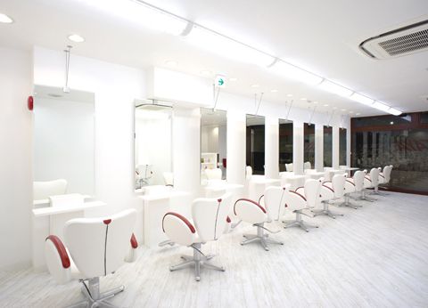 【市ヶ谷】＜完全週休2日制＞＜社会保険完備＞抜群の待遇が◎全国に展開するTAYAグループ☆充実の教育体制があり安心！美容師を続けれる環境が人気です♪プライベートも充実♪TAYA 九段店（タヤクダンテン）からアシスタント（美容師）の求人☆★